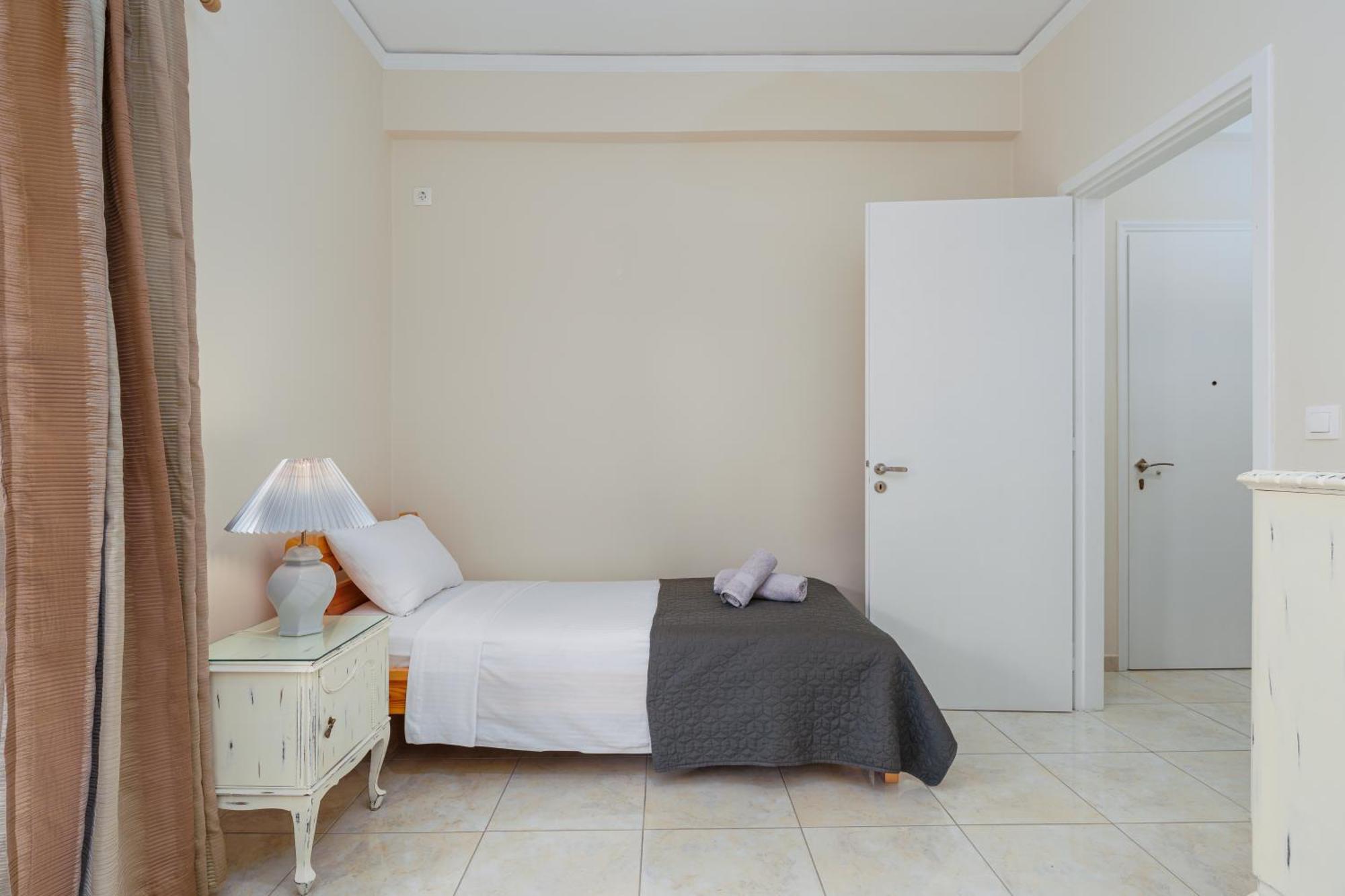 Nostos Apartment, With A Spacious Backyard Αρτέμιδα Εξωτερικό φωτογραφία